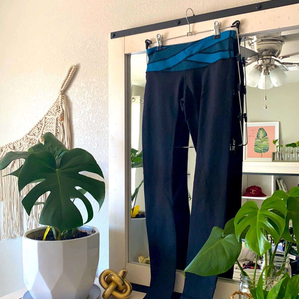Lululemon Leggings (full length) blue detailing :)